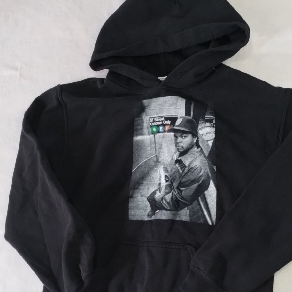 Men's Black Graphic Pullover Hoodie with Ice Cube Print NY Small